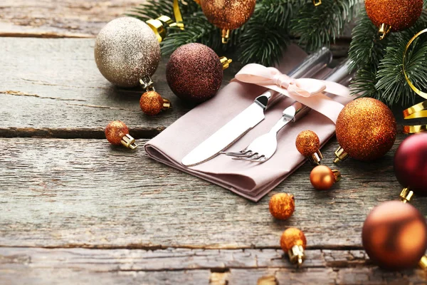 Keuken Bestek Met Servet Kerst Decoraties Houten Tafel — Stockfoto