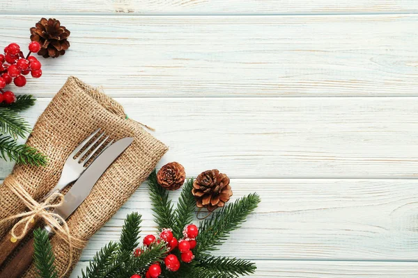 Cubertería Cocina Con Tela Saco Decoraciones Navideñas Mesa Madera —  Fotos de Stock