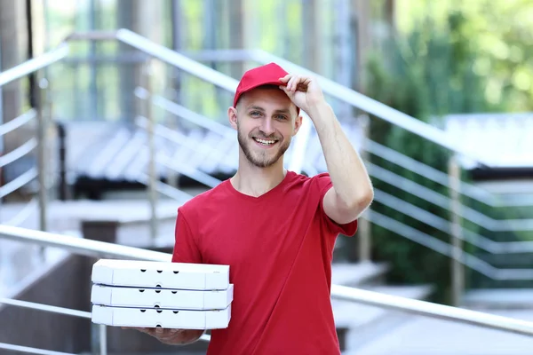 Szállítási Ember Tartja Karton Dobozok Pizza — Stock Fotó