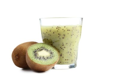 Taze kivi güler yüzlü beyaz izole cam