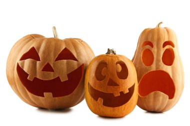 Cadılar Bayramı Kabakları beyaz arkaplanda izole