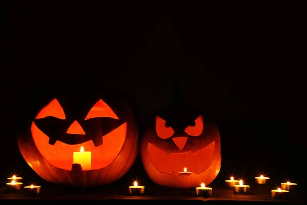 Calabazas Halloween Con Velas Sobre Fondo Negro — Foto de Stock