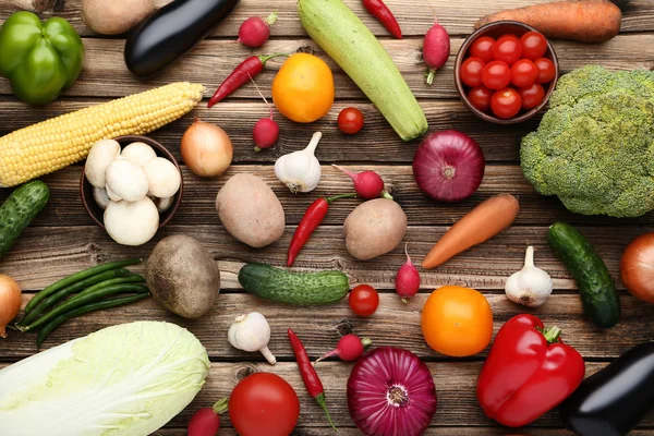 Verduras Frescas Maduras Sobre Mesa Madera Marrón — Foto de Stock