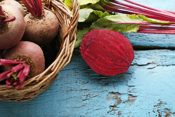 Fresh Ripe Beets Basket Blue Wooden Table — Stock Photo, Image