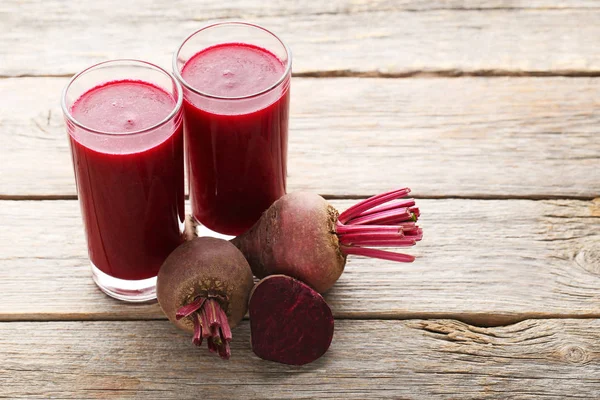 Jugo Remolacha Fresca Vidrio Sobre Fondo Madera — Foto de Stock