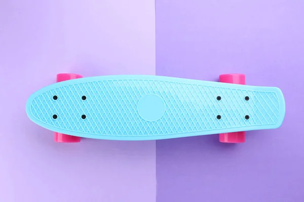 Skateboard Sur Fond Coloré — Photo