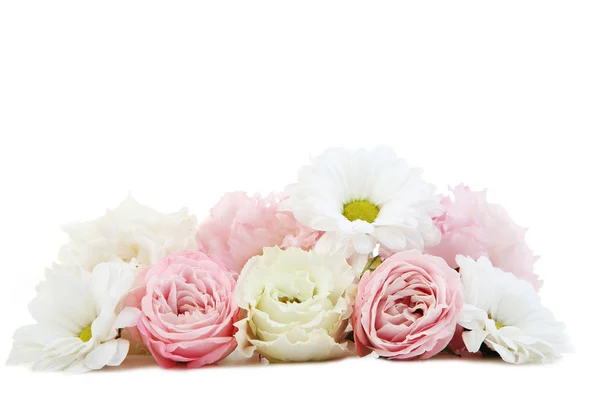 Bouquet Eustomie Fleurs Camomille Isolé Sur Fond Blanc — Photo