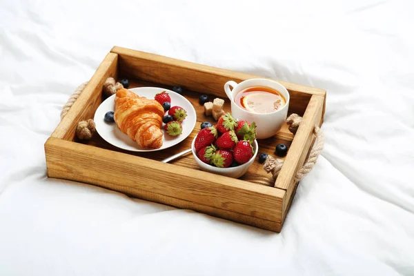 Colazione Gustosa Letto Vassoio Legno — Foto Stock