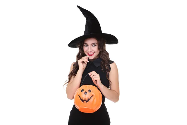 Jonge Vrouw Halloween Kostuum Met Pompoen Emmertje Geïsoleerd Witte Achtergrond — Stockfoto