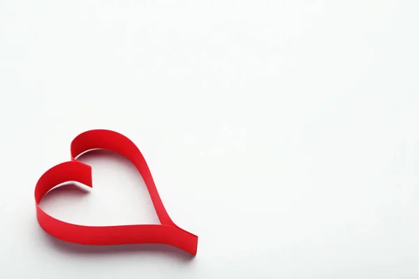 Corazón Papel Rojo Sobre Fondo Gris — Foto de Stock