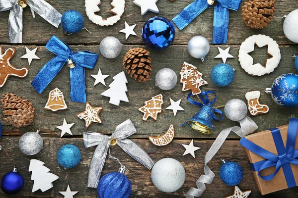 Decorazioni Natalizie Glitter Con Biscotti Pan Zenzero Tavolo Legno — Foto Stock