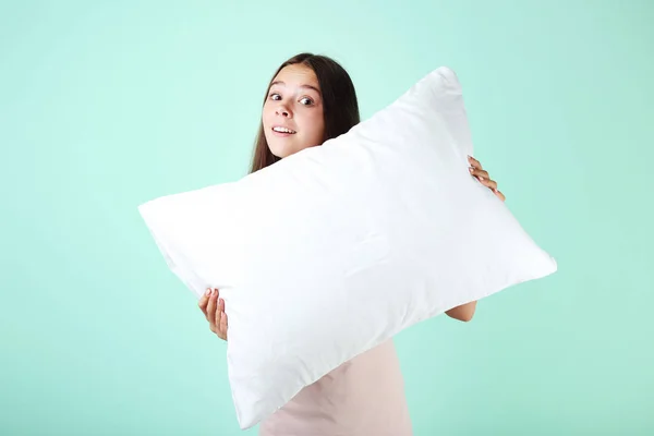 Menina Com Travesseiro Branco Fundo Hortelã — Fotografia de Stock