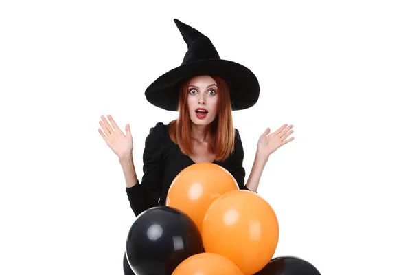 Mulher Ruiva Bonita Traje Halloween Com Balões Fundo Branco — Fotografia de Stock