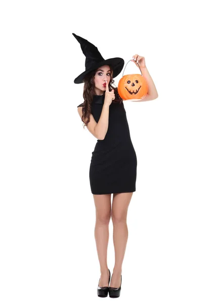 Ung Kvinna Halloween Kostym Med Pumpa Hink Isolerad Vit Bakgrund — Stockfoto