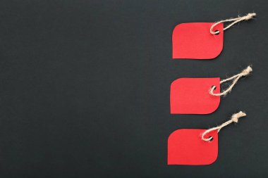 Siyah zemin üzerine kırmızı Satılık Etiketler