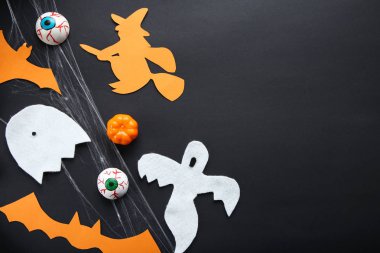 Halloween Kağıt süslemeleri siyah arka plan üzerine