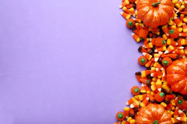 Halloween Candy Odciski Dynie Fioletowym Tle — Zdjęcie stockowe