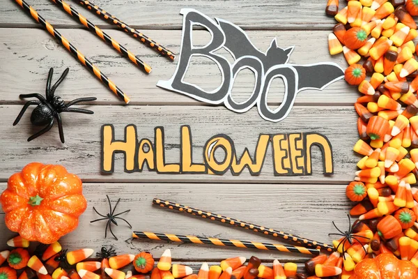Iscrizione Halloween Con Calli Caramellati Zucche Sfondo Legno — Foto Stock