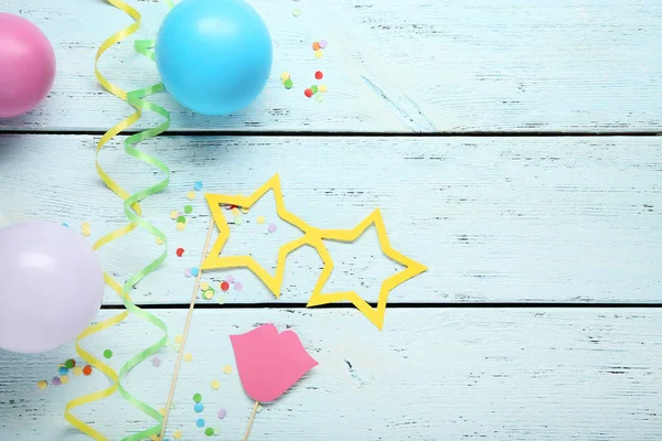 Cabina Papel Accesorios Para Fiesta Sobre Fondo Madera Azul — Foto de Stock