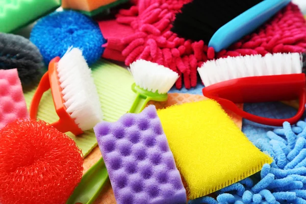 Süngerler, Temizlik fırçaları ve yığın halinde mendil