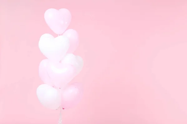 Bündel Herzförmiger Luftballons Auf Rosa Hintergrund — Stockfoto