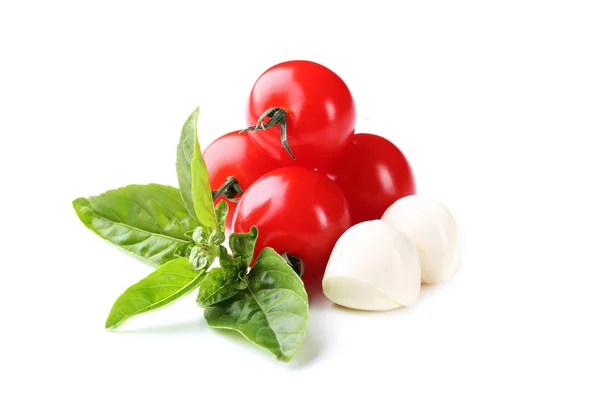Mozzarella Tomates Hojas Albahaca Aisladas Sobre Fondo Blanco —  Fotos de Stock