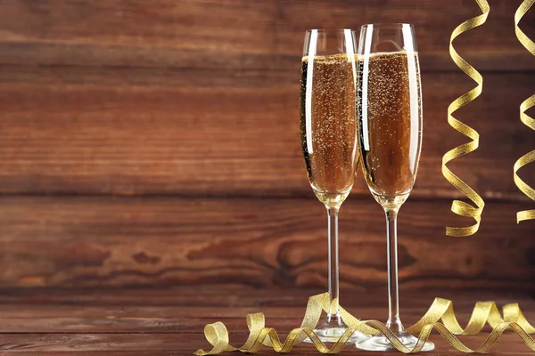 Bicchieri Champagne Tavolo Legno Marrone — Foto Stock