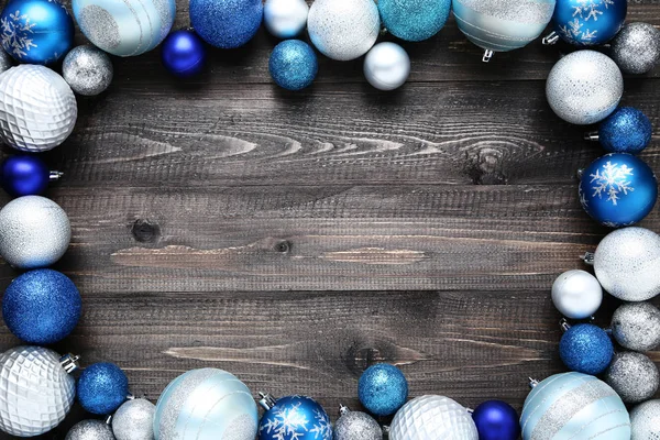 Gümüş Mavi Noel Baubles Ahşap Tablo — Stok fotoğraf