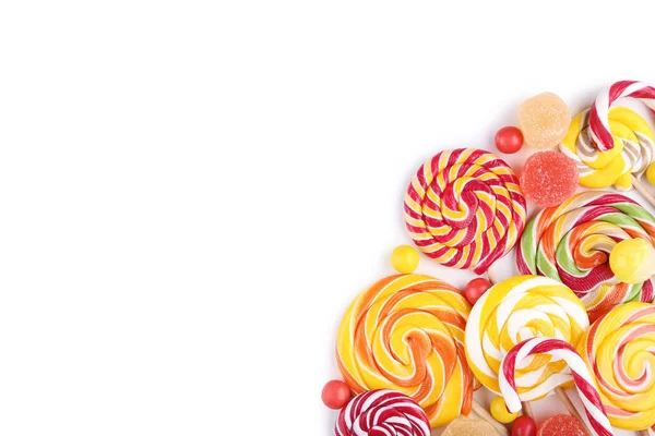 甘いお菓子と白い背景のロリポップ — ストック写真