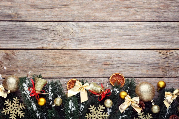 Ramas Abeto Navideño Con Adornos Copos Nieve Sobre Mesa Madera —  Fotos de Stock