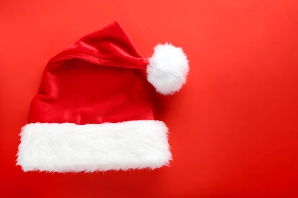 Sombrero Santa Claus Sobre Fondo Rojo —  Fotos de Stock