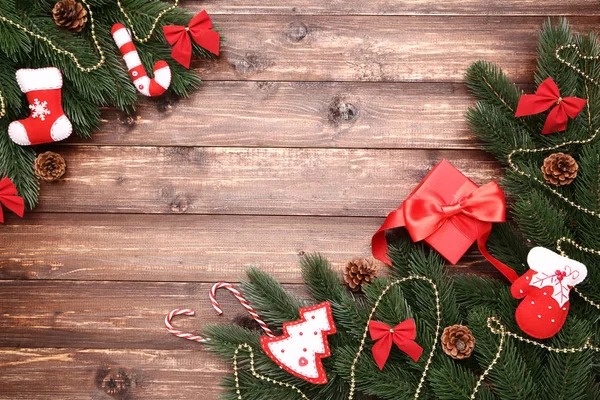 Vánoční Strom Jedle Silnější Větve Dekorace Dárkové Krabice Hnědý Dřevěný — Stock fotografie