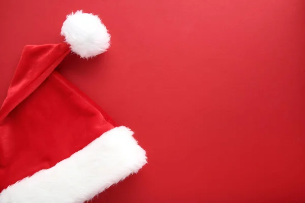 Καπέλο Santa Claus Κόκκινο Φόντο — Φωτογραφία Αρχείου