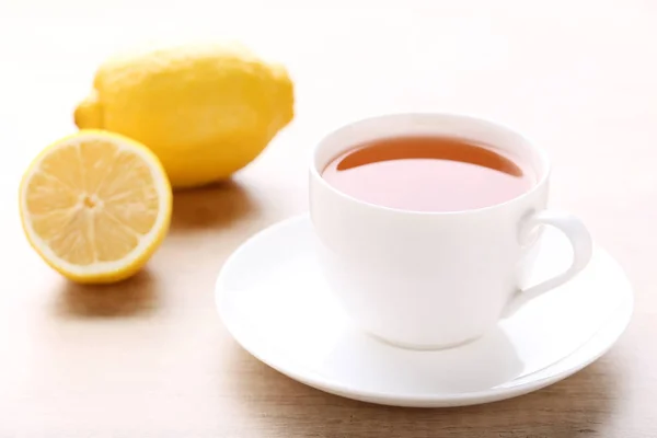 Xícara Chá Com Limão Mesa Madeira — Fotografia de Stock