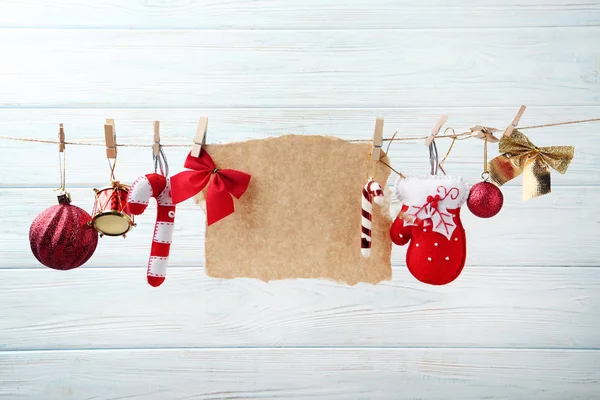 Decorações Natal Com Folha Papel Branco Pendurada Corda — Fotografia de Stock