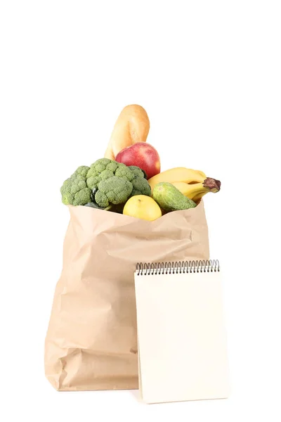 Saco Compras Supermercado Com Comida Bloco Notas Branco Isolado Fundo — Fotografia de Stock