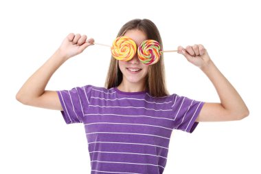 Beyaz arka plan üzerinde lolipop ile genç kız