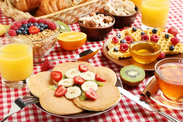 Gezond Smakelijk Ontbijt Keukentafel — Stockfoto