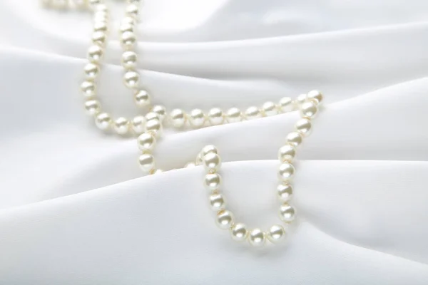 Pearl Necklace White Satin Fabric — Stock Photo, Image