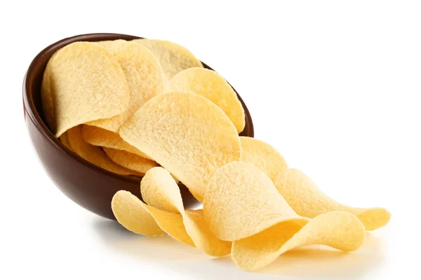 Potatis Chips Skål Isolerad Vit Bakgrund — Stockfoto
