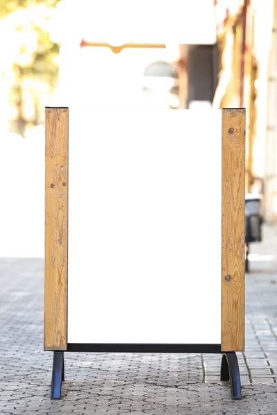 空白广告板在街道上 — 图库照片