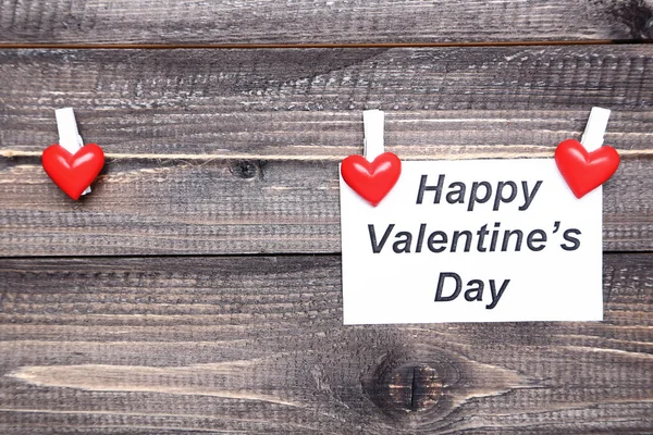 Papel Con Texto Feliz Día San Valentín Colgando Sobre Fondo — Foto de Stock