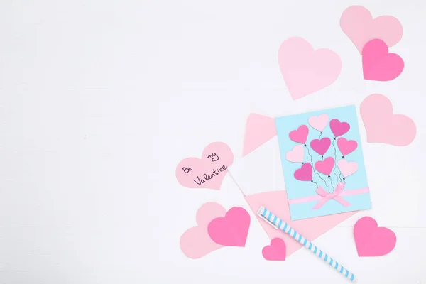 Nápis Valentine Srdce Papíru Obálky Bílém Pozadí — Stock fotografie