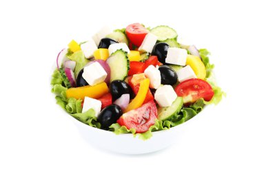 Beyaz arka plan üzerinde izole kase sebze salatası