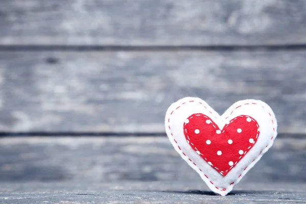 Corazón Tela Sobre Mesa Madera Gris —  Fotos de Stock