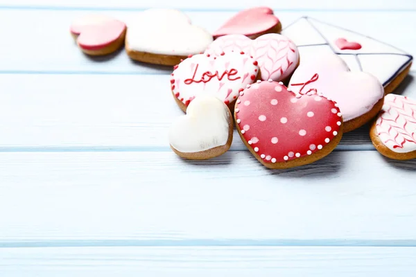 Valentine Dia Coração Forma Biscoitos Mesa Madeira — Fotografia de Stock