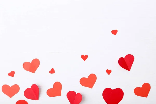 Corações Papel Vermelho Mesa Madeira Branca — Fotografia de Stock