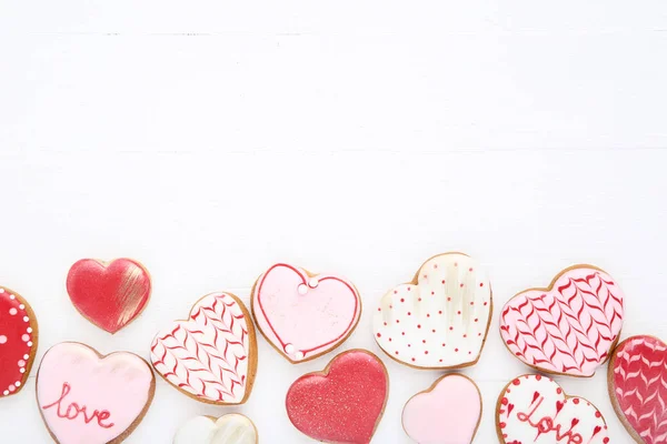 Galletas Forma Corazón San Valentín Mesa Madera Blanca —  Fotos de Stock