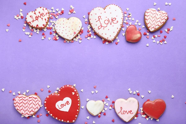 Ημέρα Του Αγίου Βαλεντίνου Ημέρα Μπισκότα Καρδιά Σχήμα Ψεκάζει Μοβ — Φωτογραφία Αρχείου