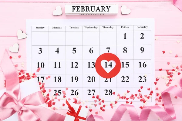 Calendário Dia Dos Namorados Com Polvilhas Forma Coração Caixas Presente — Fotografia de Stock